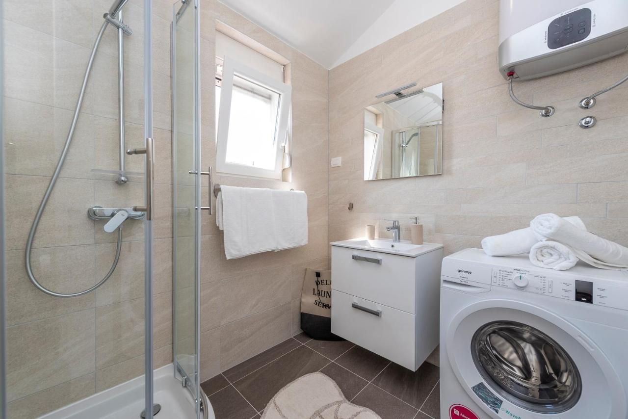 Luxury Apartments - La Vir 1 & 2 ภายนอก รูปภาพ