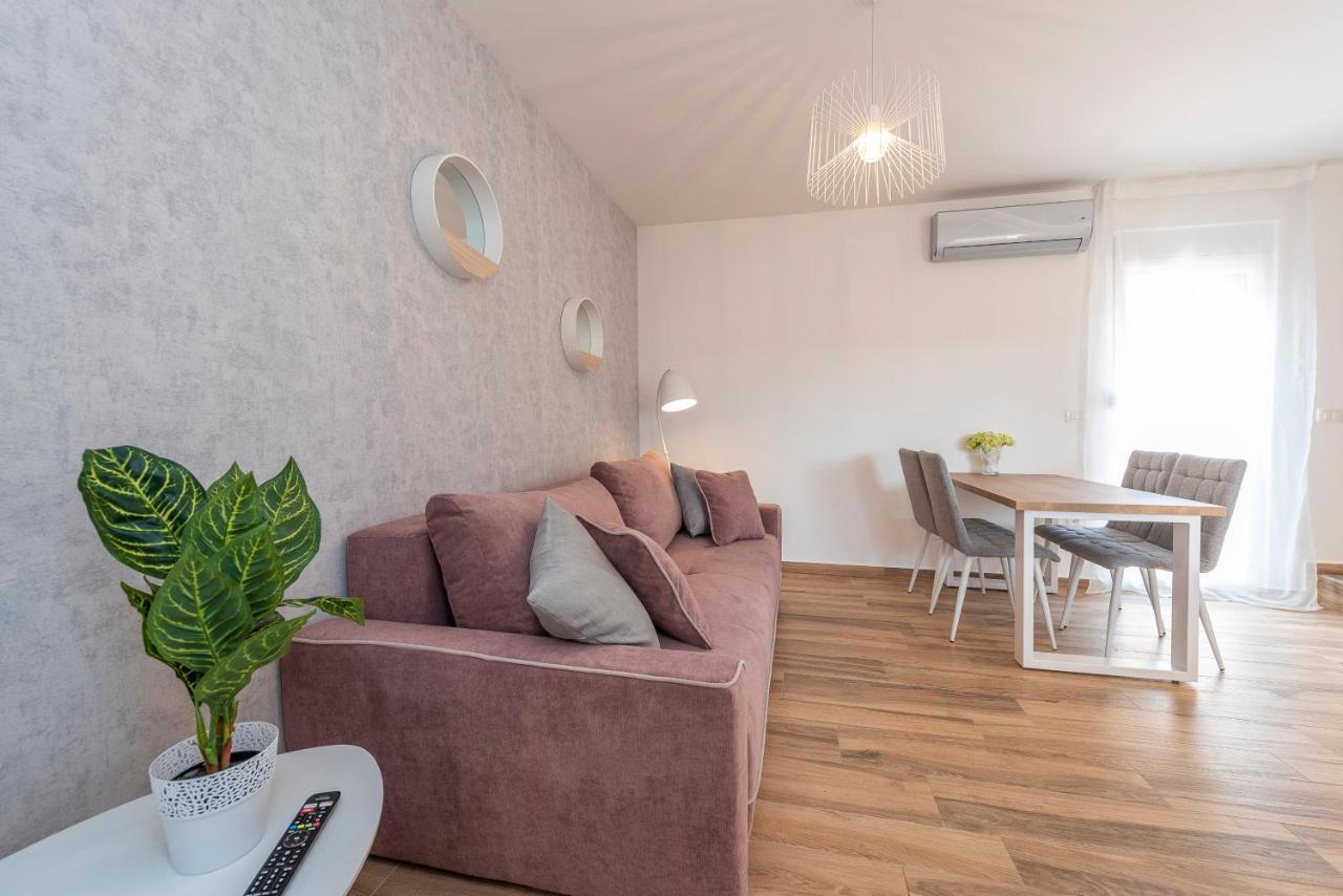 Luxury Apartments - La Vir 1 & 2 ภายนอก รูปภาพ