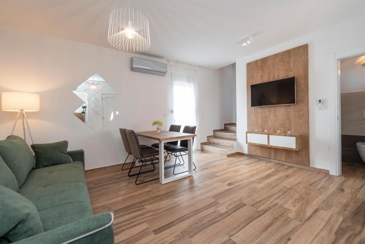 Luxury Apartments - La Vir 1 & 2 ภายนอก รูปภาพ